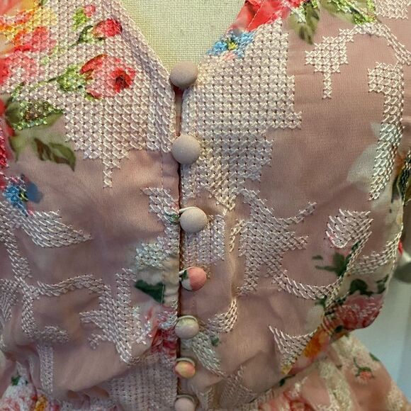 Hemant& Nandita rose floral embroidered top, XS - Picture 4 of 16